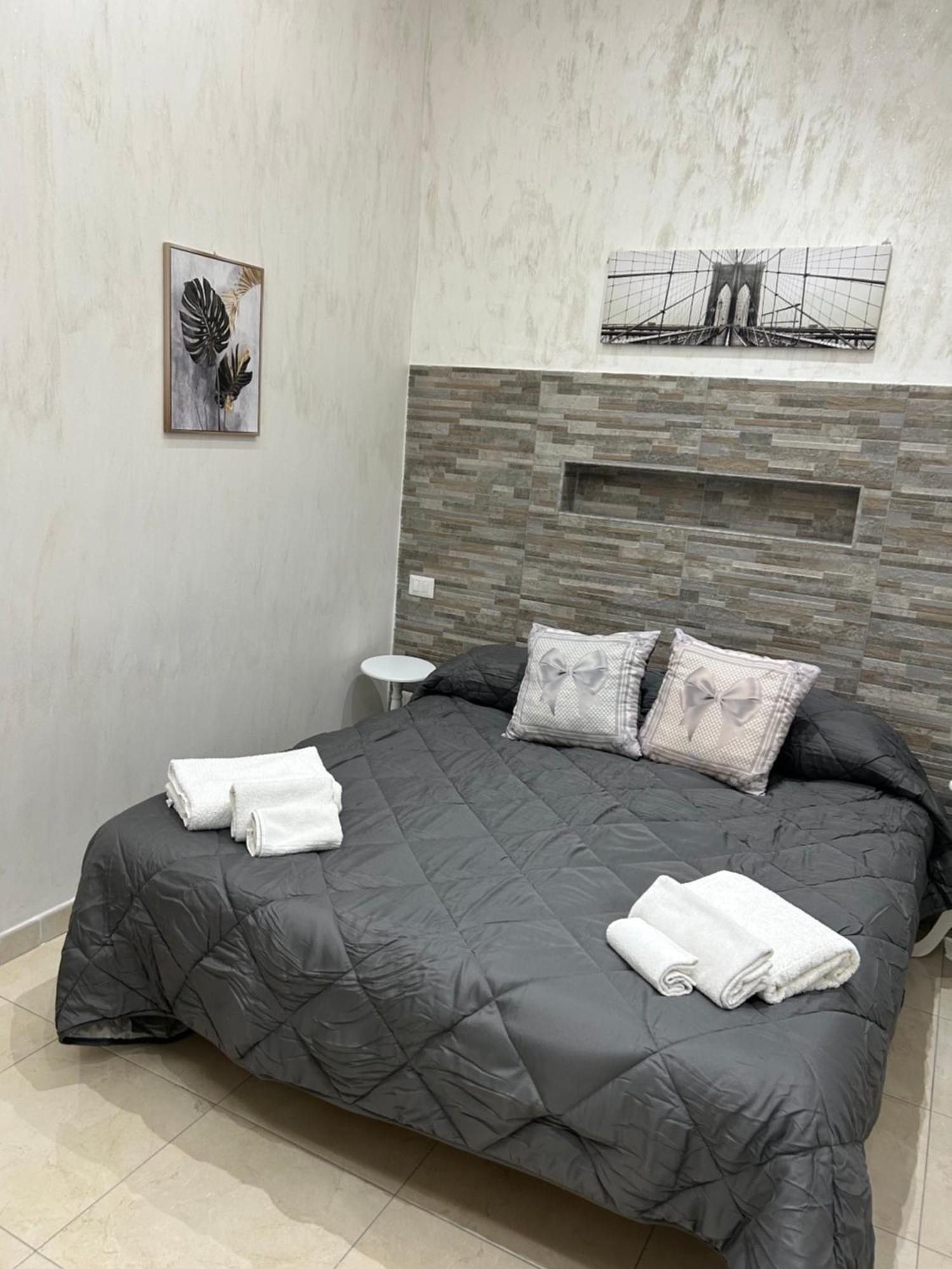 Dany House Apartment คาตาเนีย ภายนอก รูปภาพ