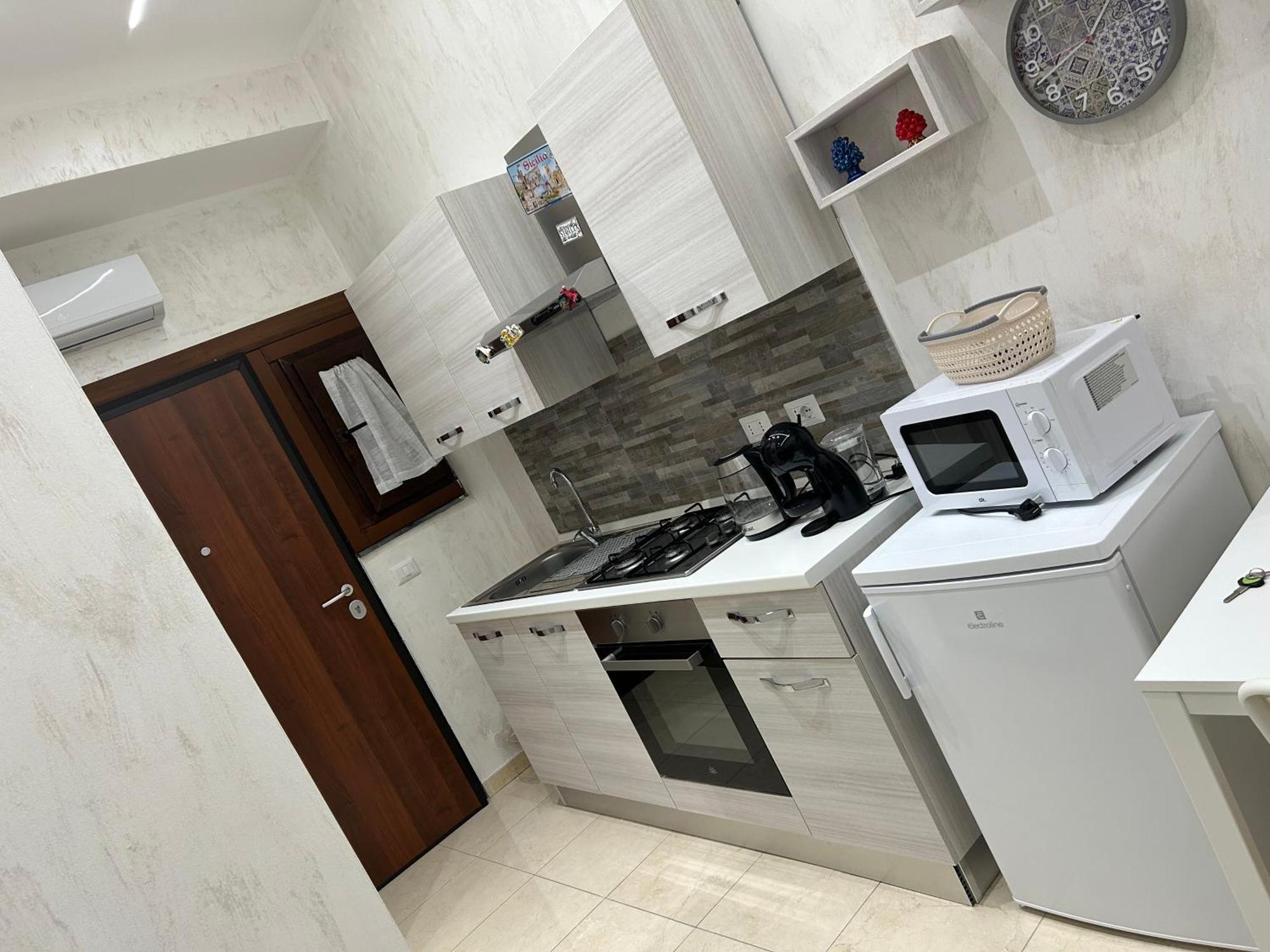 Dany House Apartment คาตาเนีย ภายนอก รูปภาพ